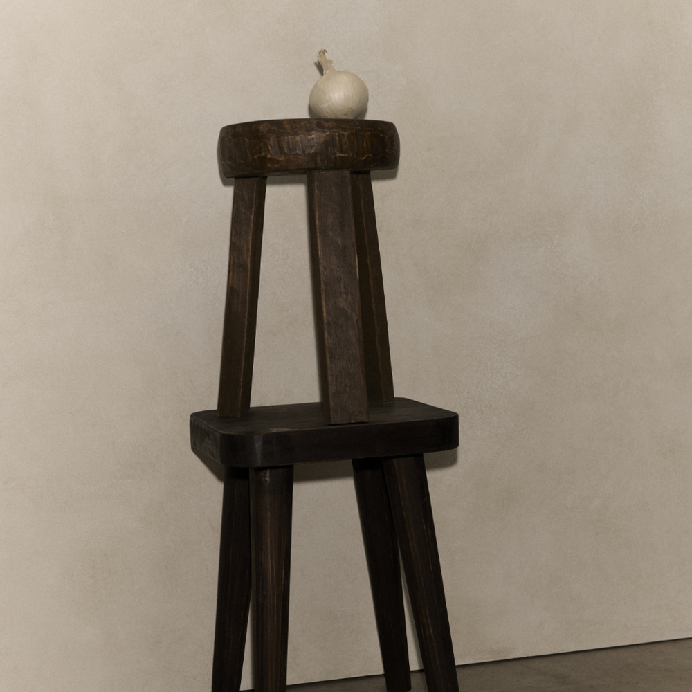 Benjamin Stool 01